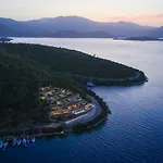 Üdülőközpont Azur Retreat 3*